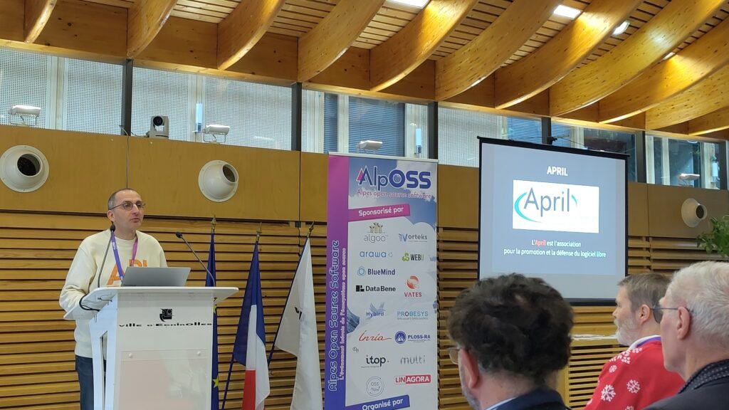 Jean-Christophe Becquet at Alposs 2025, sharing his favorite free software &ldquo;nuggets&rdquo;